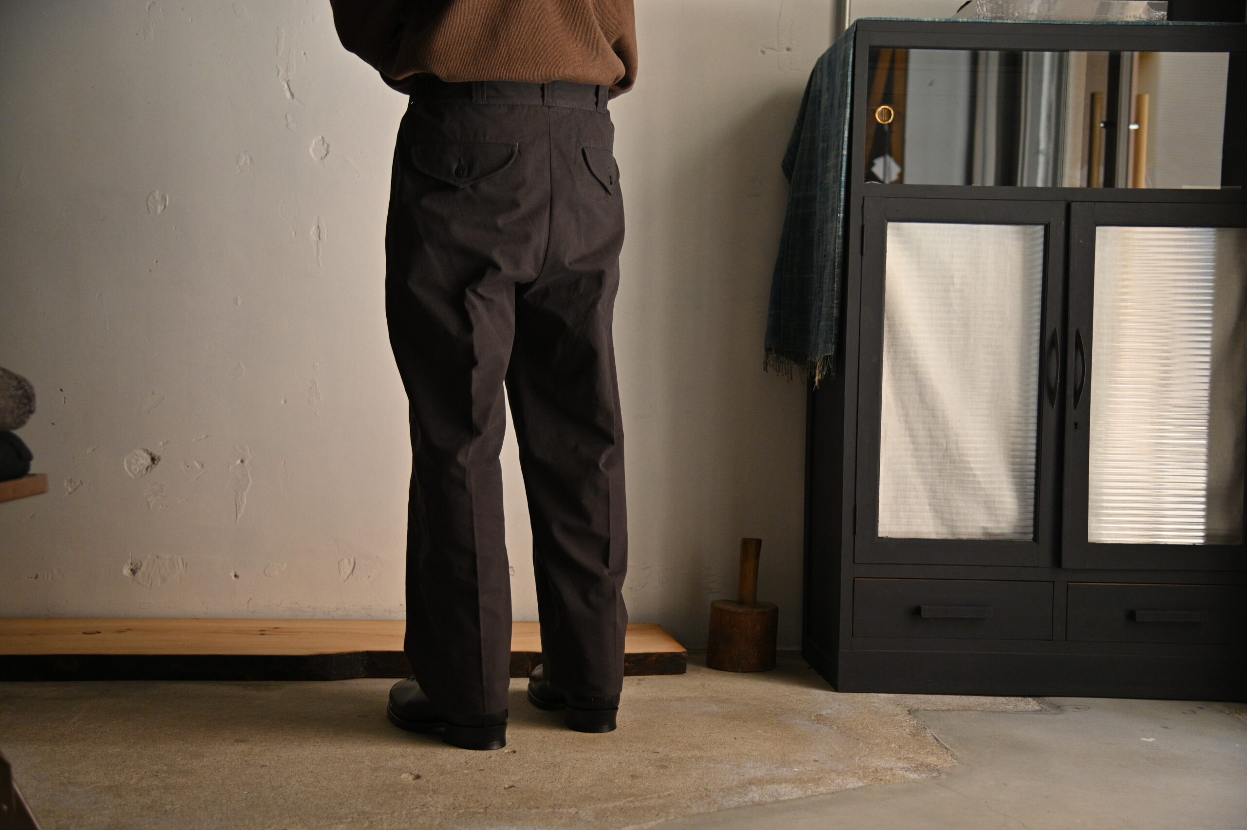 オールドジョー フロントタックアーミートラウザー　32インチ　アイヴォリー OLD JOE｜FRONT TUCK ARMY TROUSER- STOTELA clothing store